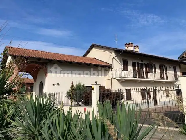 Rustico - Casale in vendita a Cavour