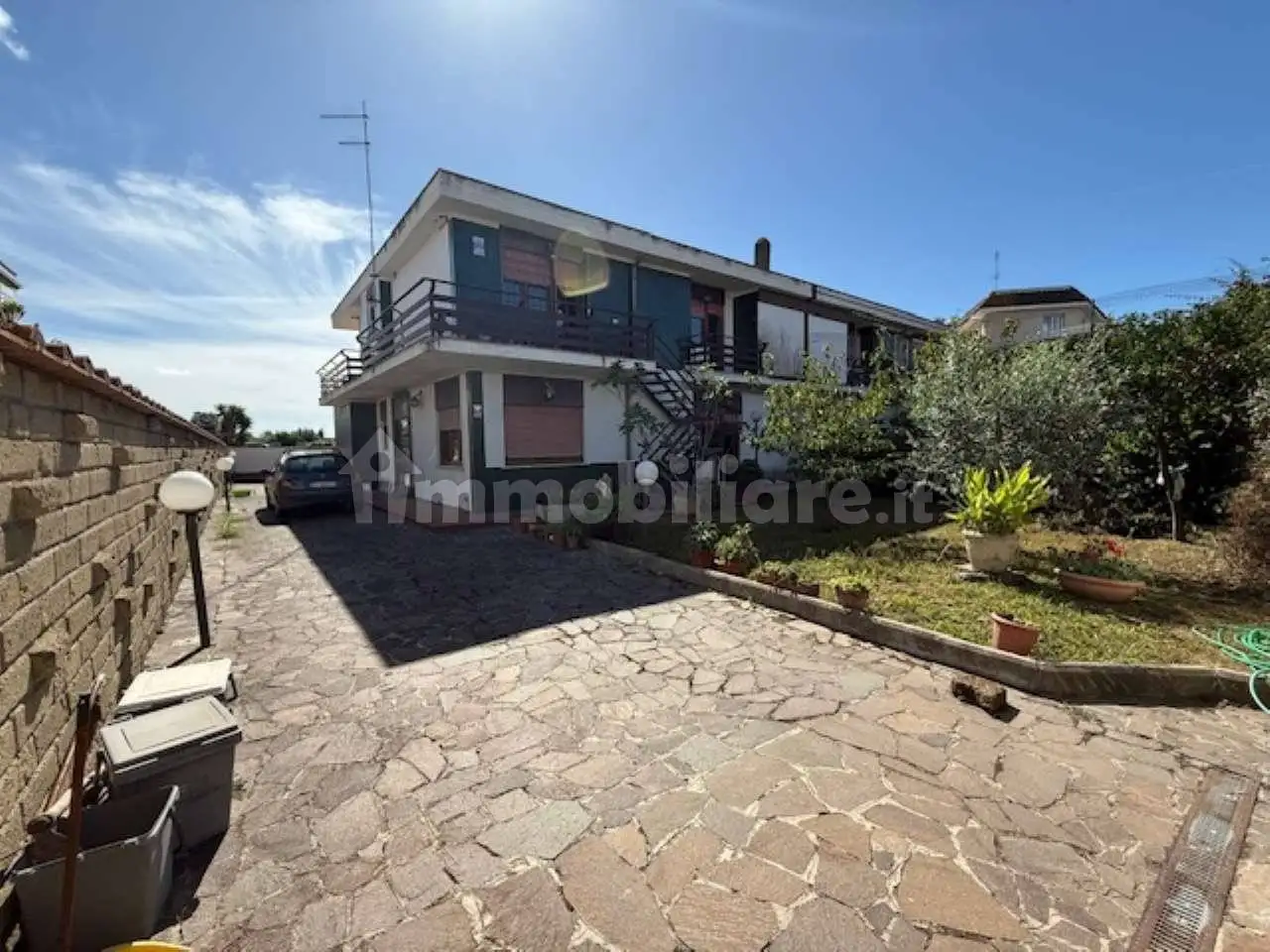 Villa bifamiliare in vendita a Roma