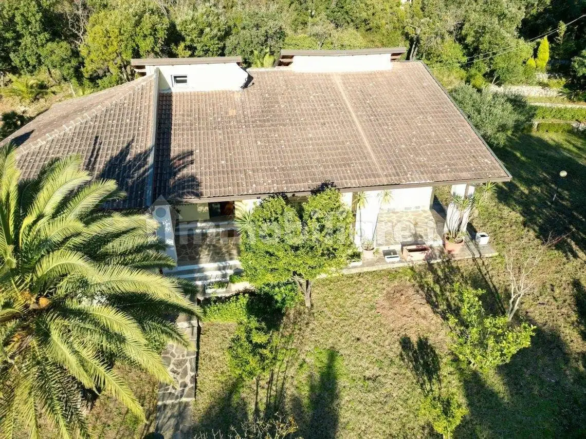 Villa in vendita a Deiva Marina