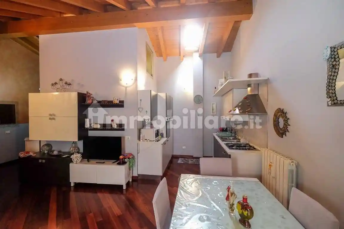 Appartamento in vendita a Osio Sopra