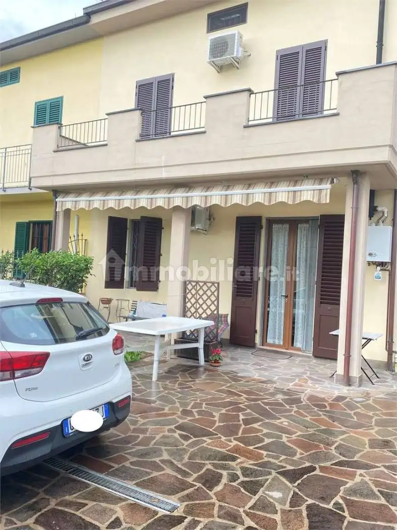 Casa indipendente in vendita a Prato