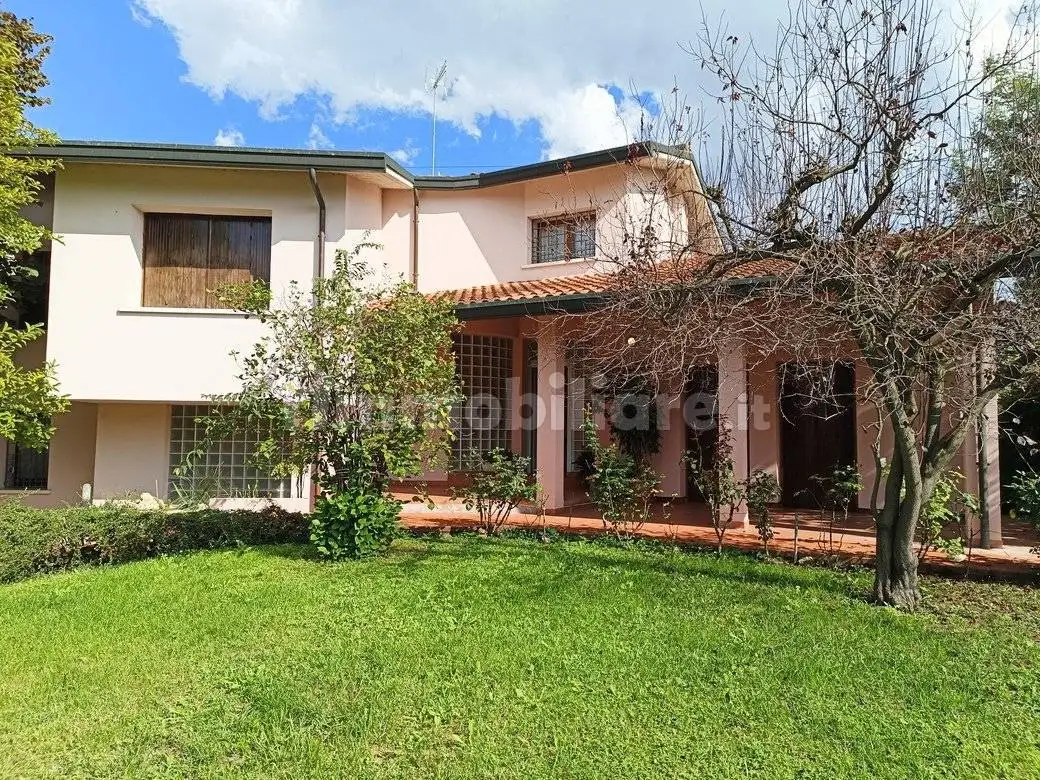 Villa in vendita a Cotignola