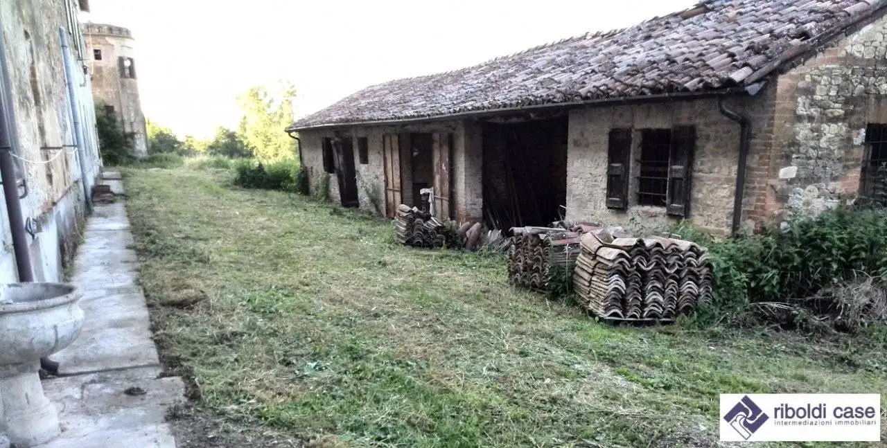Villa unifamiliare, da ristrutturare, 2000 m², Alseno - foto 4