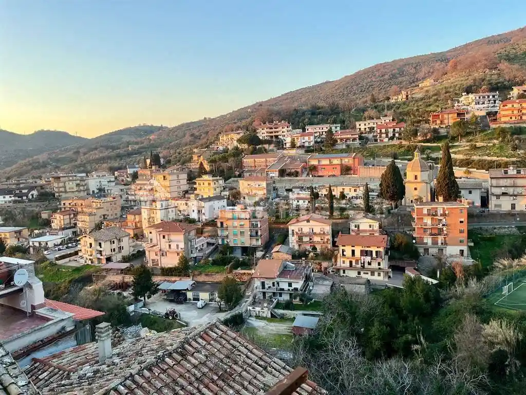 Appartamento in vendita a Poli