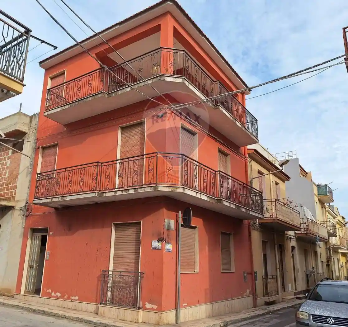 Casa indipendente in vendita a Rosolini
