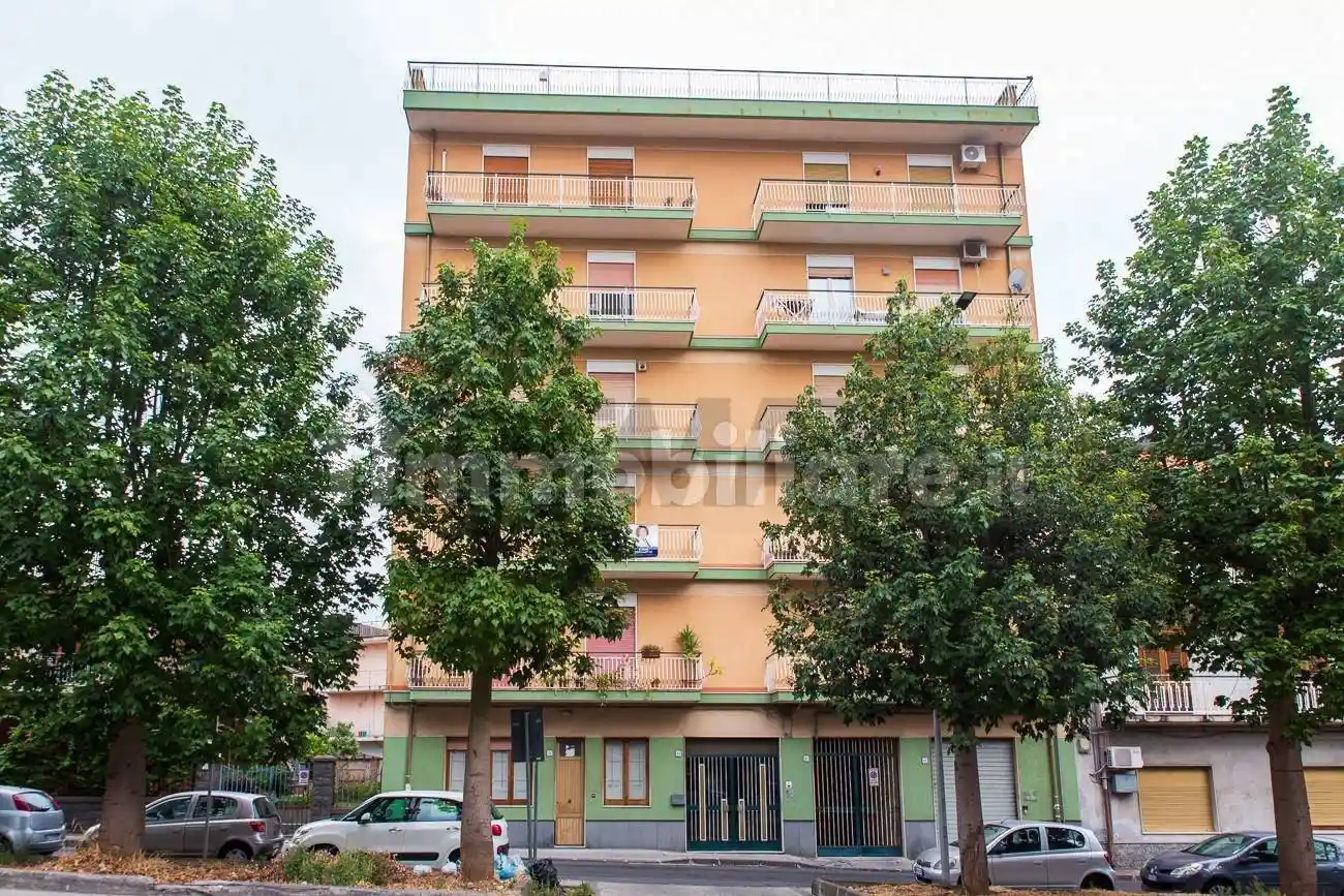 Appartamento in vendita a Aci Catena