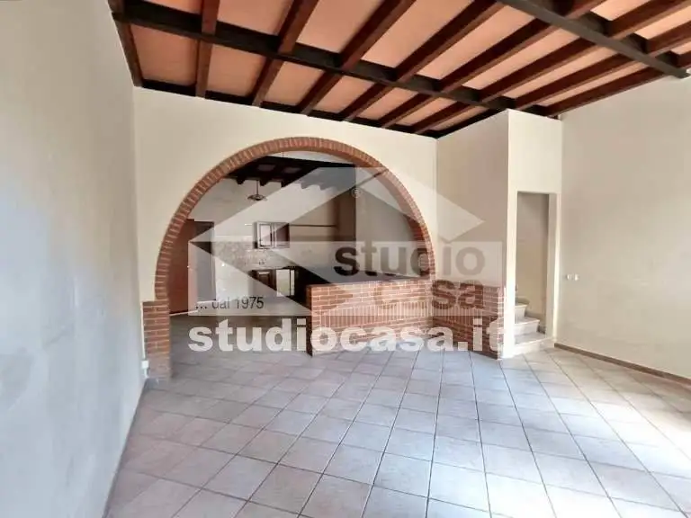 Casa indipendente in vendita a Sesto ed Uniti