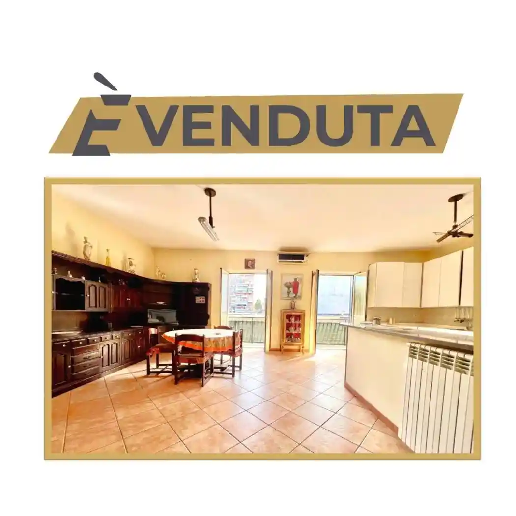 Appartamento in vendita a Napoli