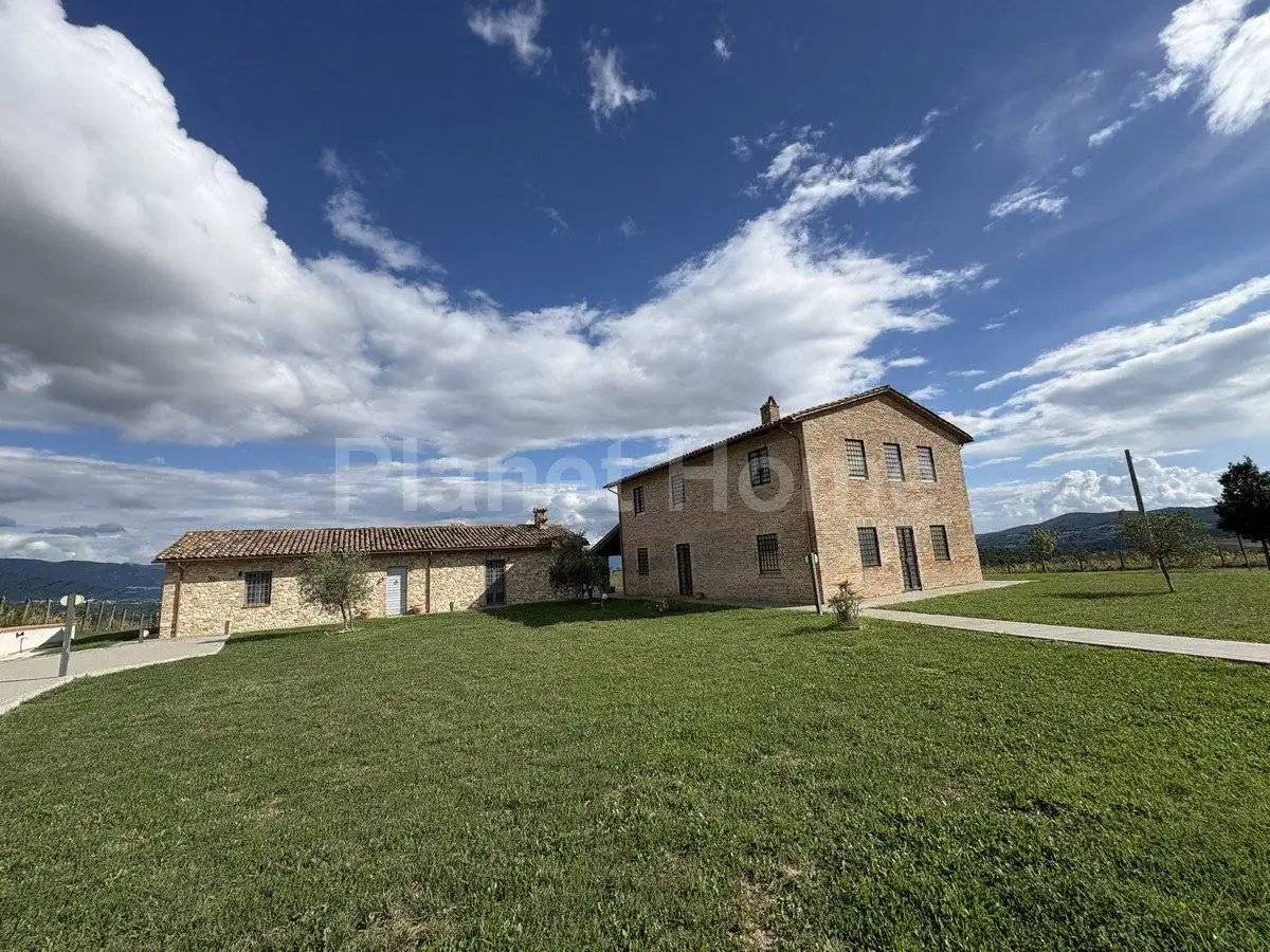 Rustico - Casale in vendita a Montecastrilli