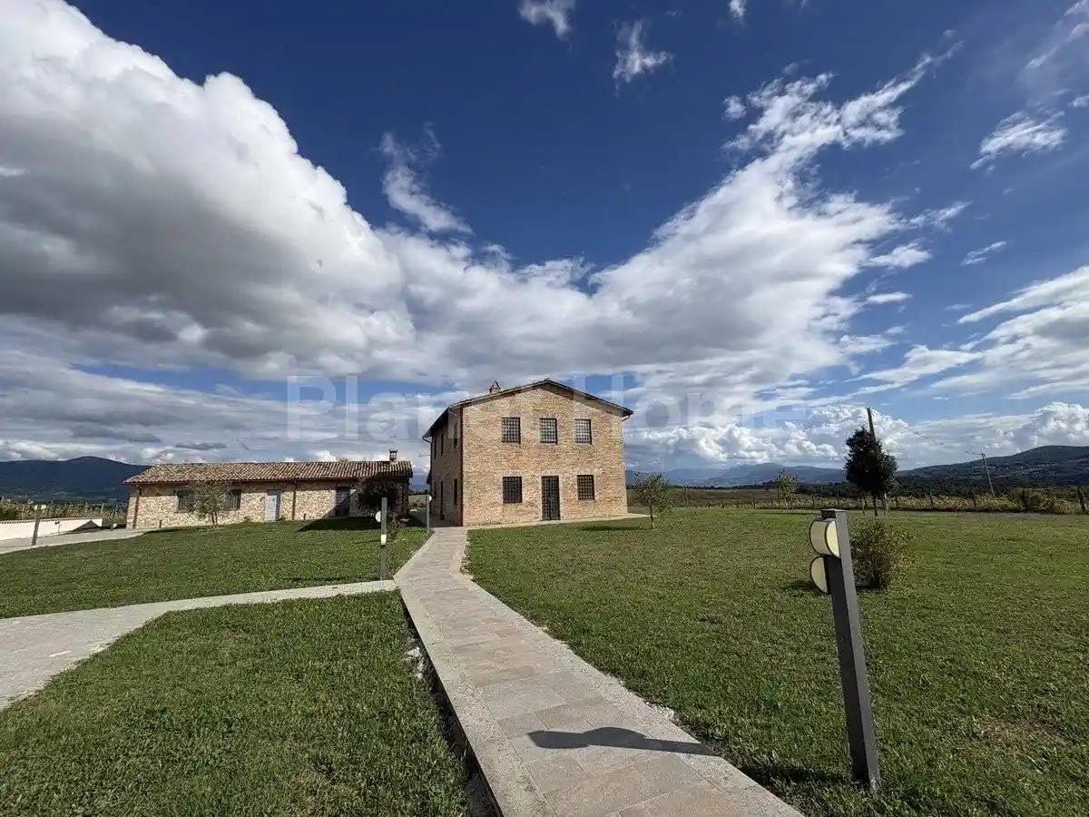 Casale, ottimo stato, 300 m², Centro, Montecastrilli - foto 2