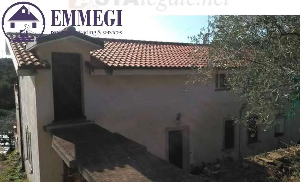 Villa in asta a Diano Castello