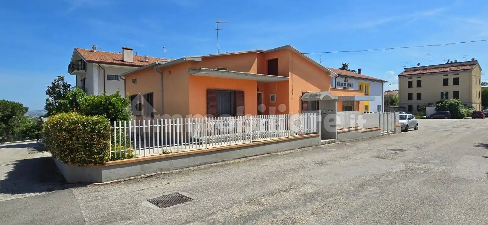 Villa unifamiliare via Enrico Fermi 4, Centro, Controguerra - foto 2