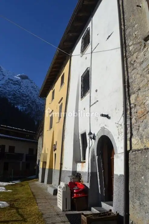 Casa indipendente in vendita a Valleve
