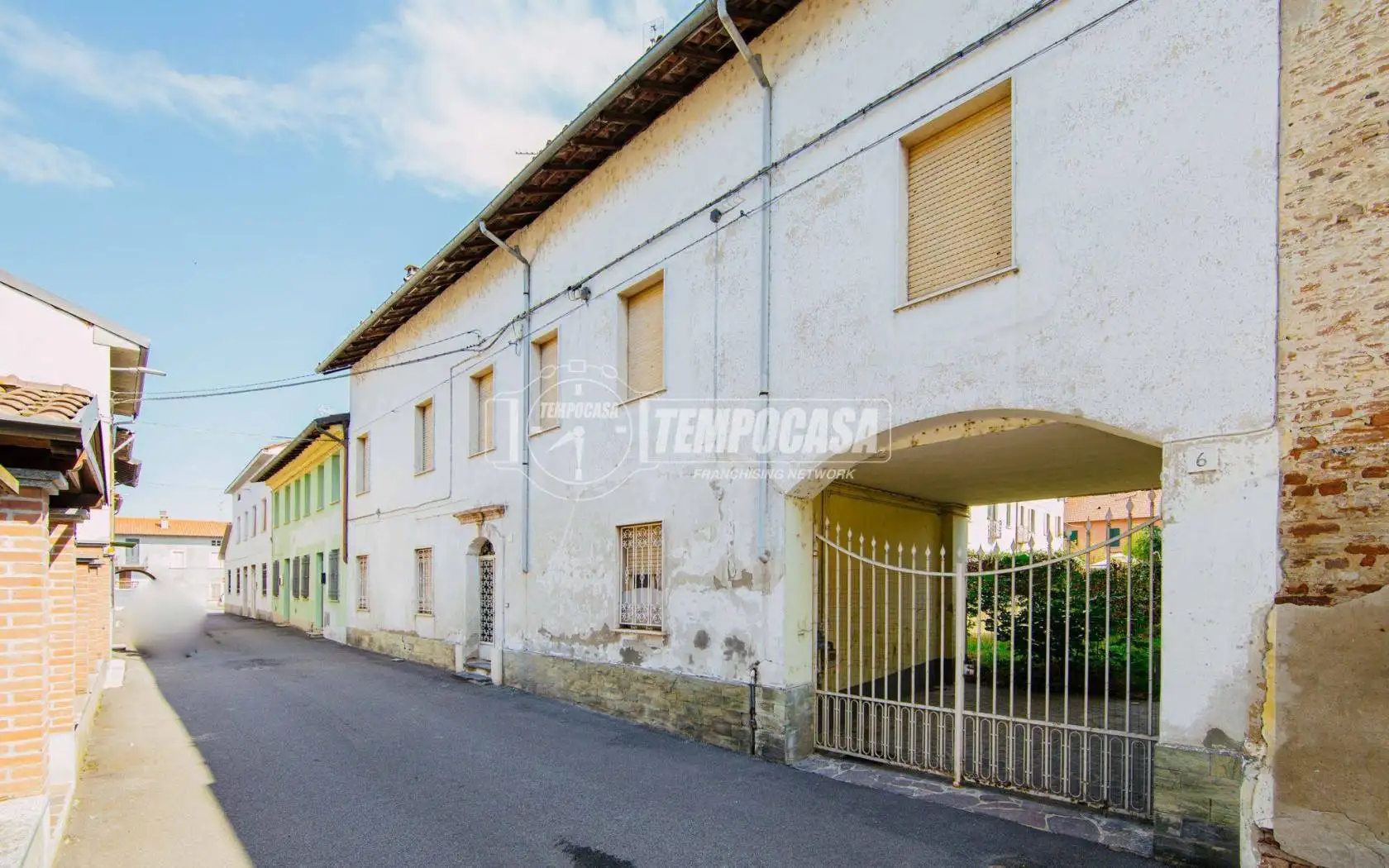 Palazzo - Edificio in vendita a Breme