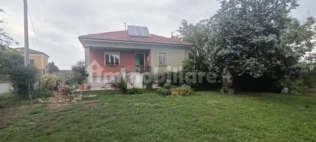 Villa in vendita a Mombaruzzo