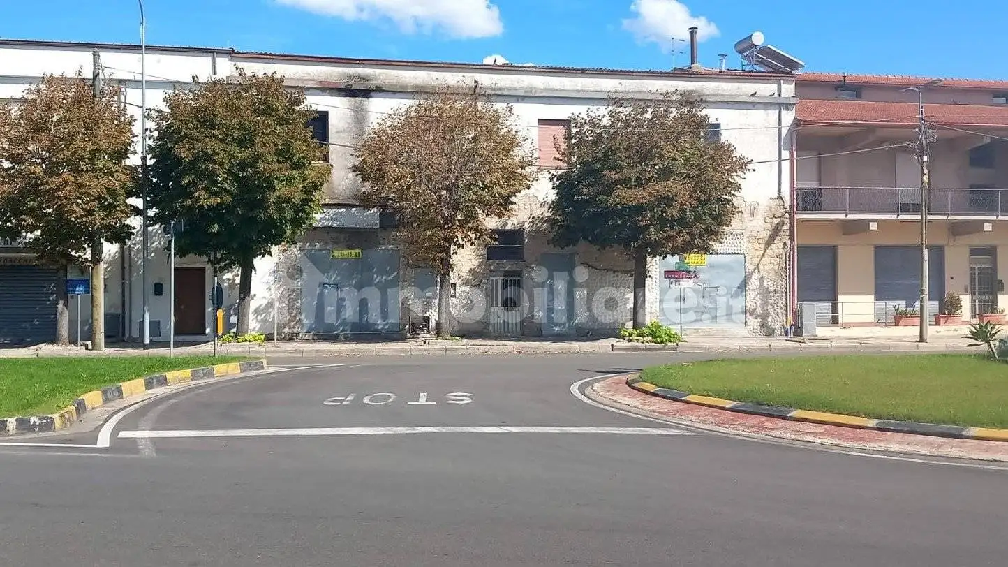 Palazzo - Edificio in vendita a Senorbì