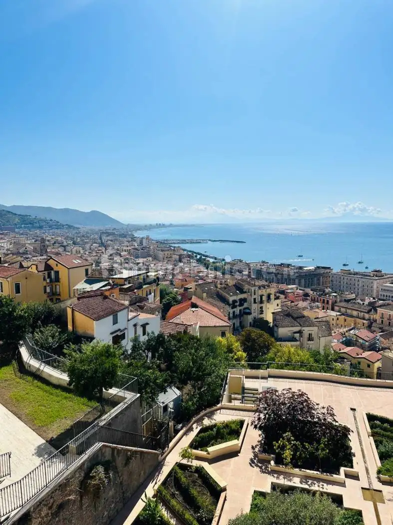Appartamento in vendita a Salerno