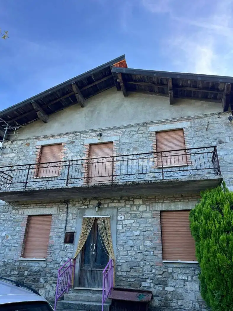 Villa in vendita a Monchio delle Corti