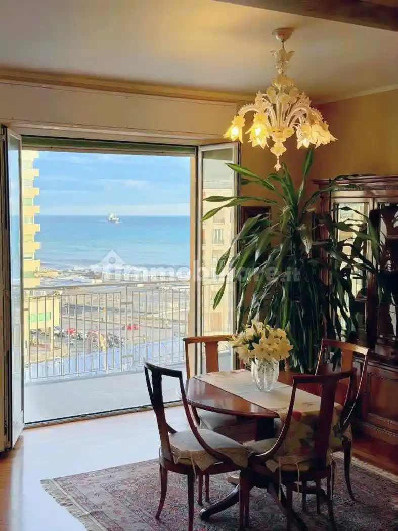 Appartamento in vendita a Genova