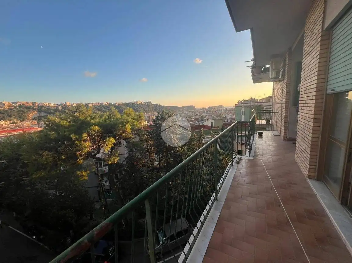 Appartamento in vendita a Napoli
