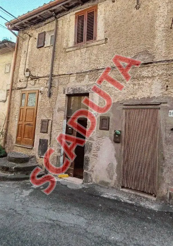 Appartamento in asta a Latera