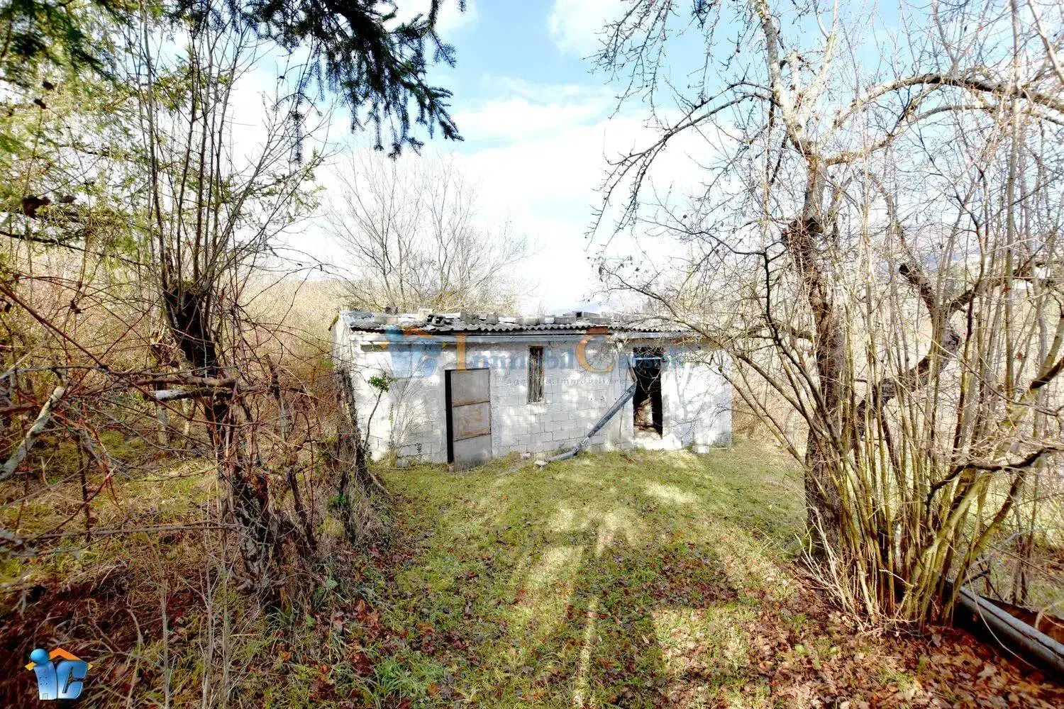 Rustico - Casale in vendita a Turania