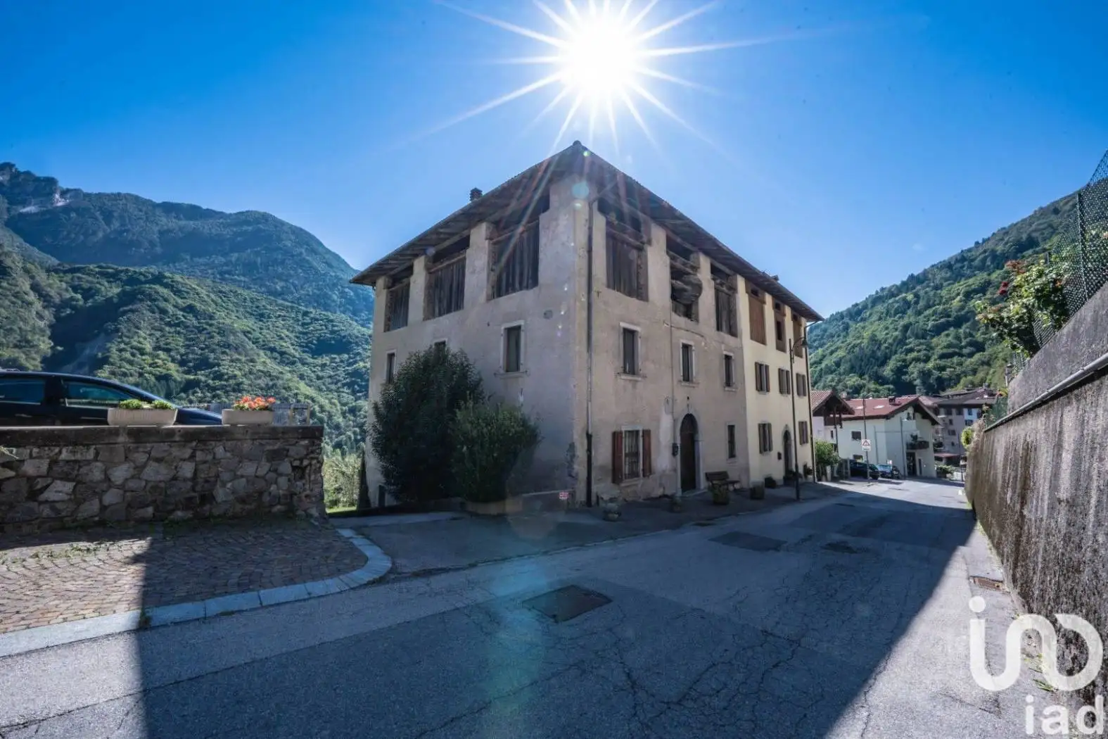 Palazzo - Edificio in vendita a Borgo Chiese