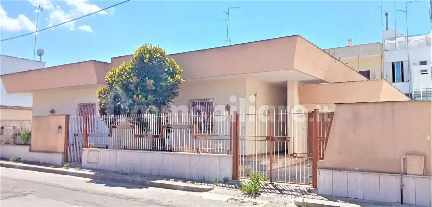 Villa in vendita a Monteroni di Lecce