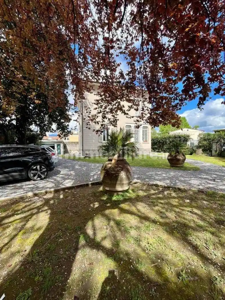 Villa in vendita a Lucca