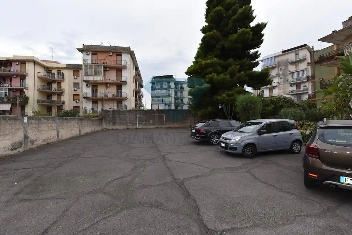 Palazzo - Edificio in Affitto - foto 4