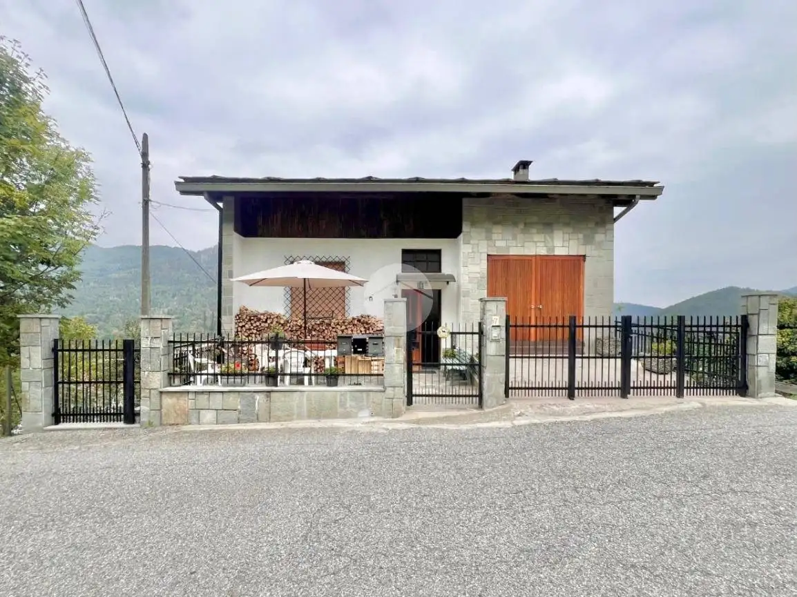 Appartamento in vendita a Traves