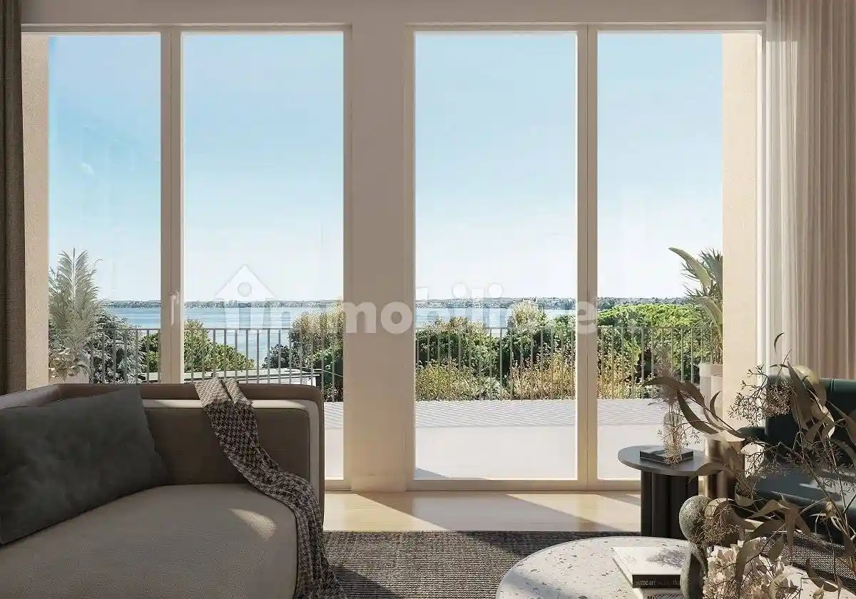 Appartamento in vendita a Desenzano del Garda
