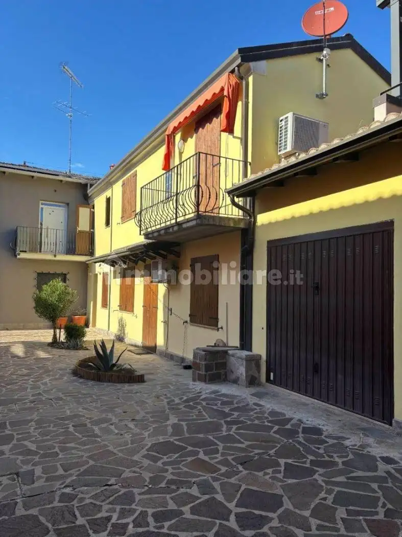 Casa indipendente in vendita a Terre del Reno