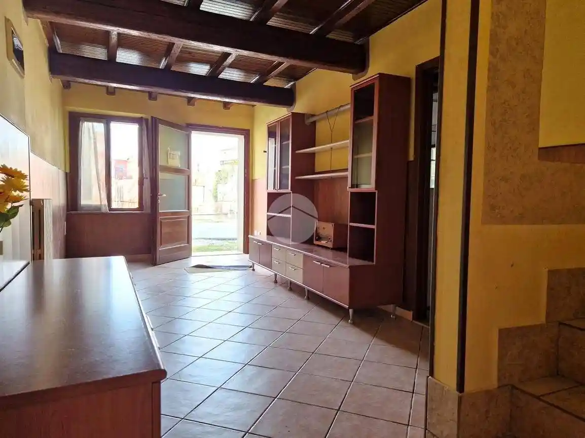 Terratetto plurifamiliare via Nazario Sauro 12, Centro, Bagnolo San Vito - foto 4