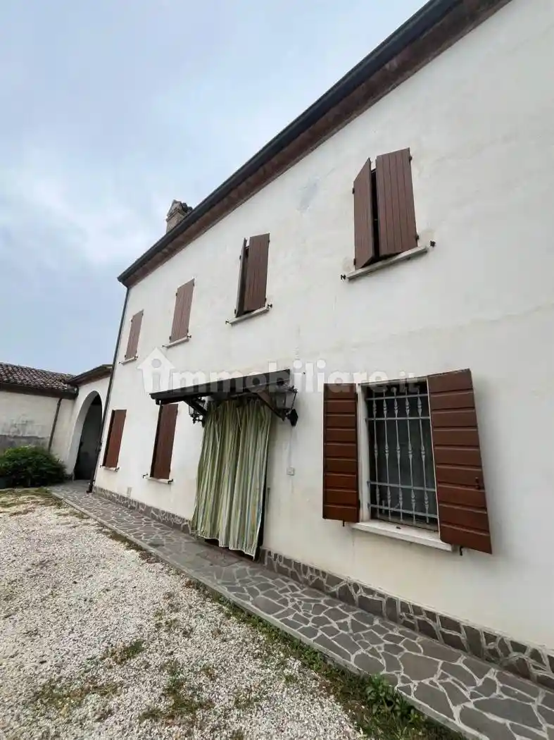 Villa in vendita a Suzzara