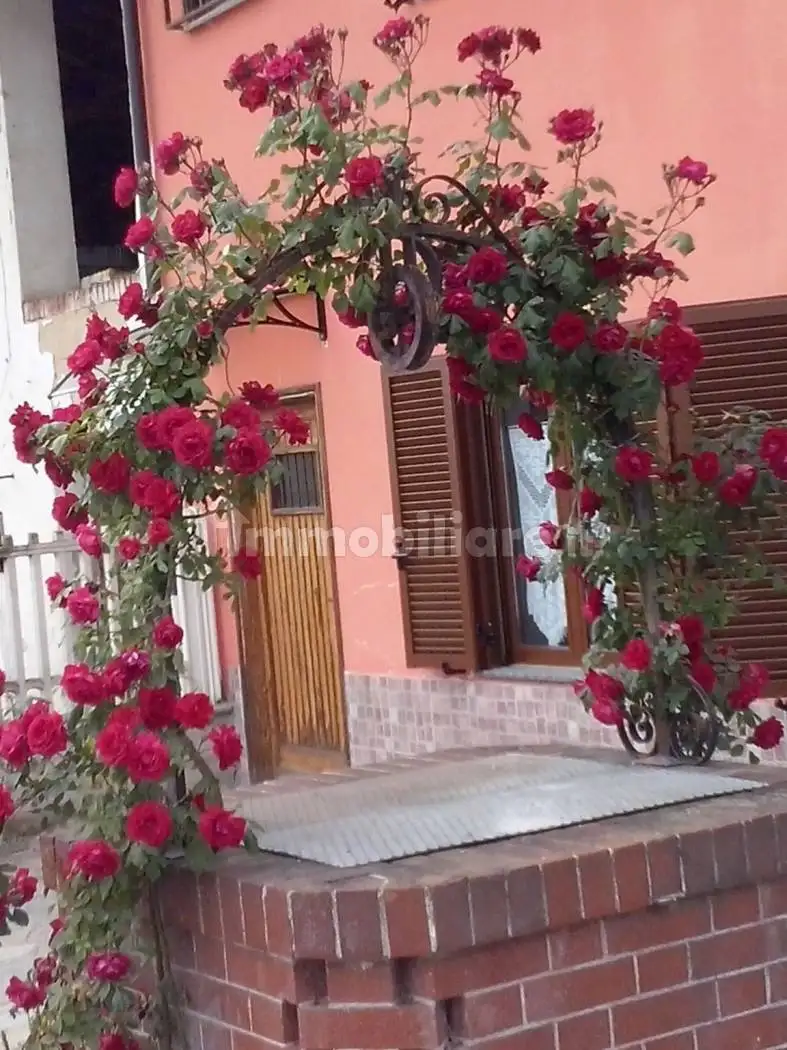 Casa indipendente in vendita a Ceresole Alba
