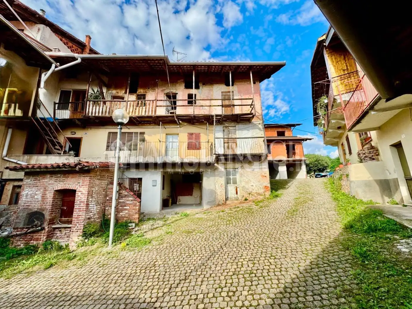 Casa indipendente in vendita a Lessona