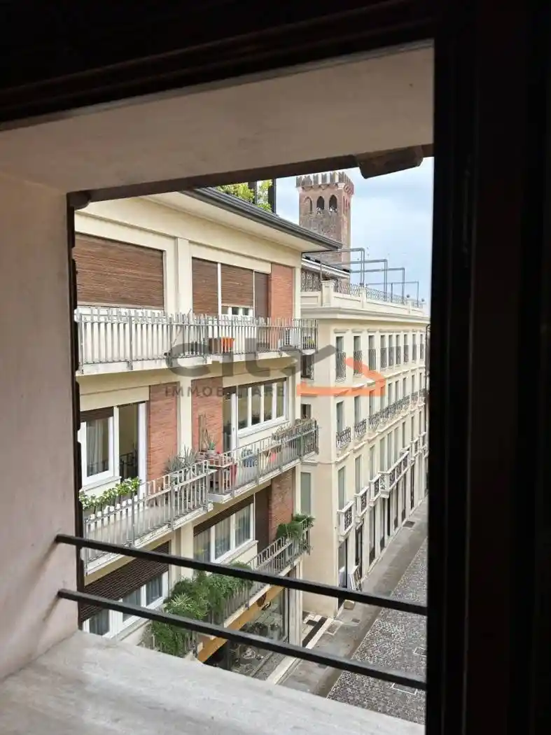 Trilocale terzo piano, Centro, Bassano del Grappa - foto 3