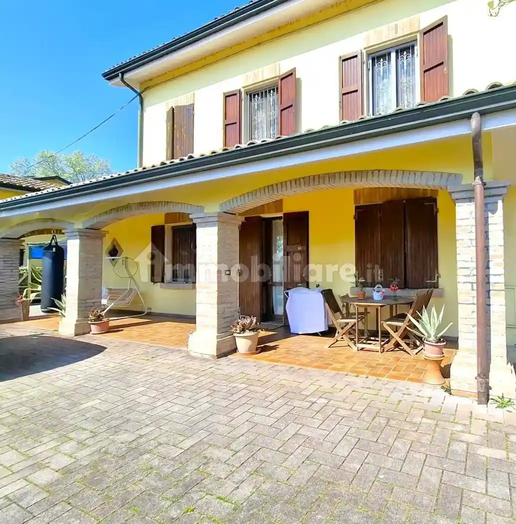 Casa indipendente in vendita a Bagnolo in Piano