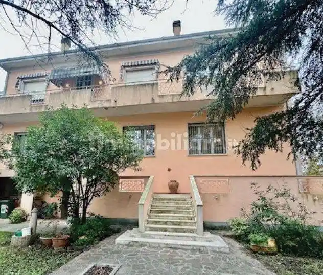 Villa in vendita a Poggio Rusco