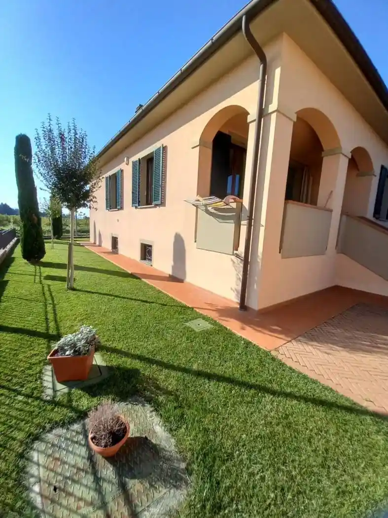 Villa in vendita a Capolona