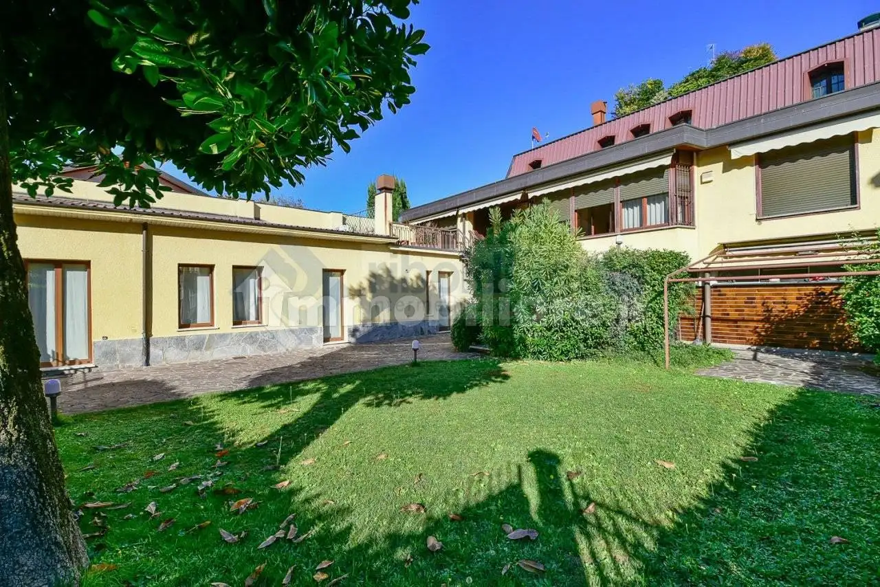 Villa in vendita a Seregno