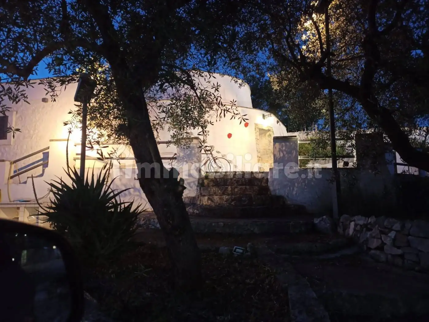 Trullo Contrada Badessa, Campanile, Fumarola, Cavalleriza, Ostuni - foto 3