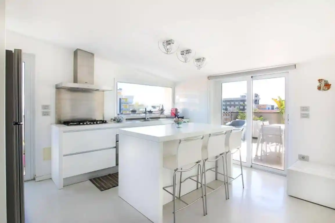 Quadrilocale via Ticino 8, Lungomare Marconi, Alba Adriatica - foto 2