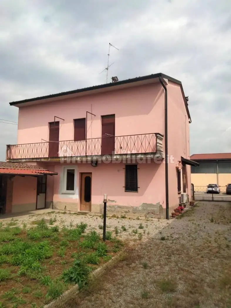 Villa in vendita a Capergnanica