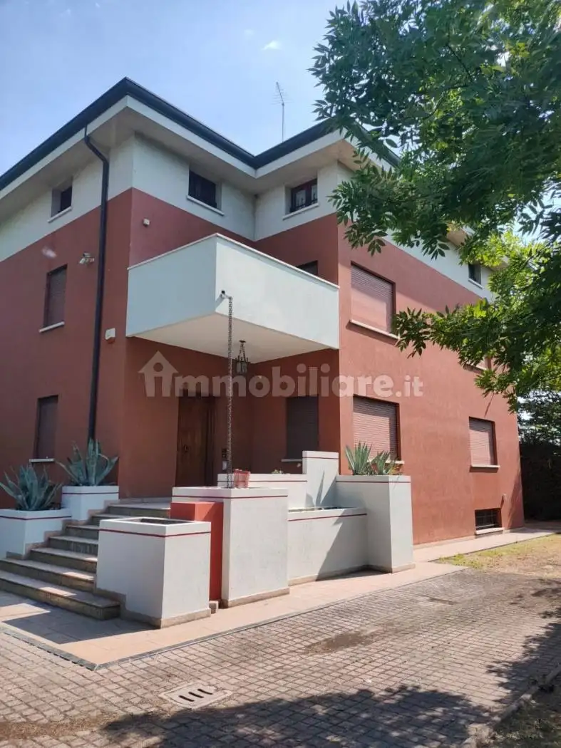 Palazzo - Edificio in Affitto