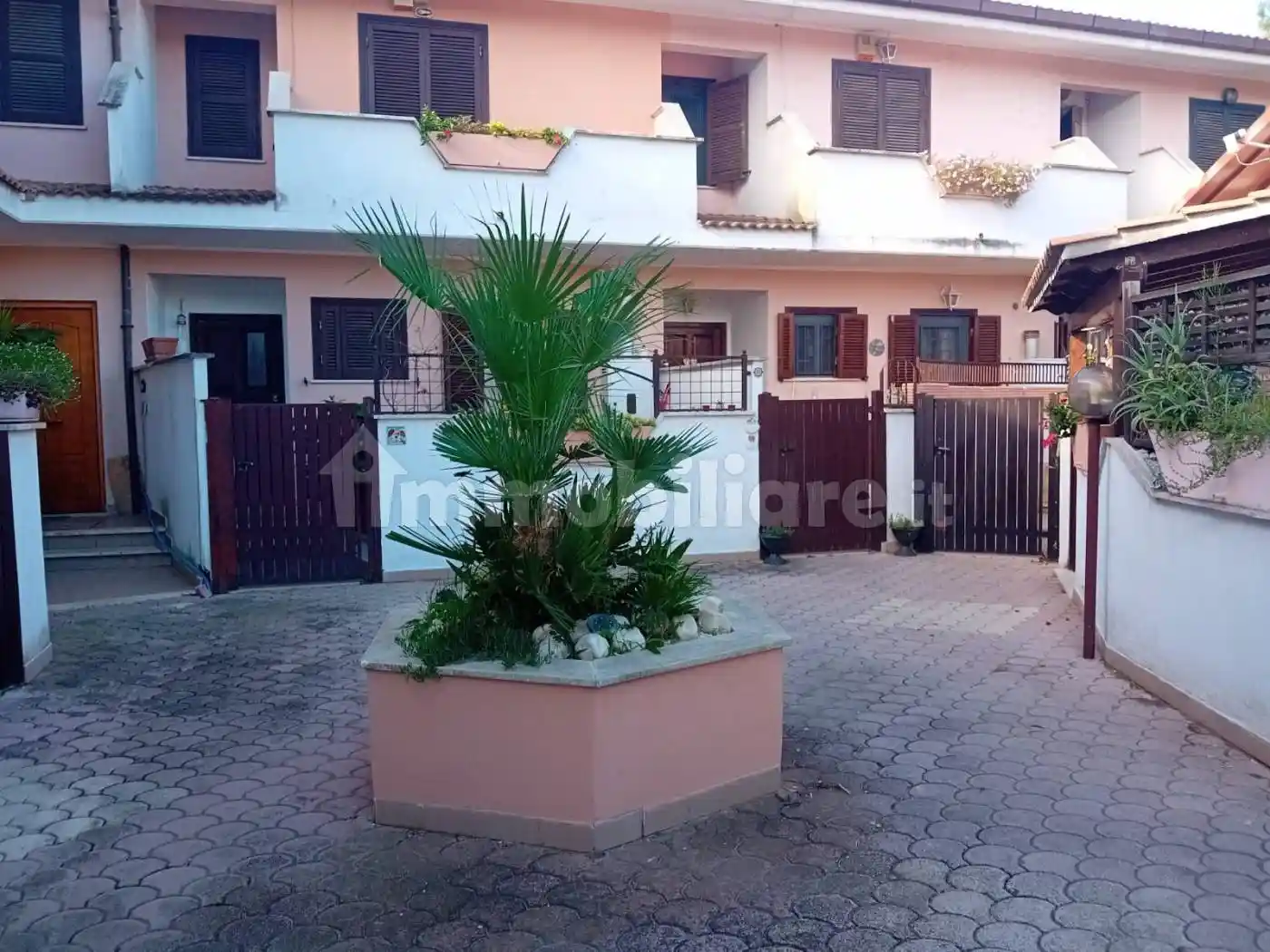 Villetta a schiera in vendita a Pomezia