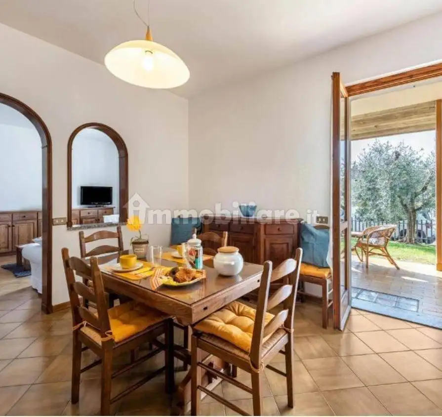 Villa in vendita a Puegnago sul Garda
