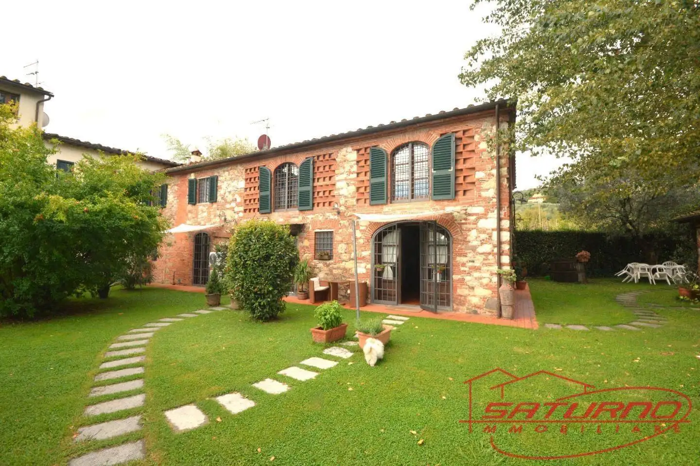 Rustico - Casale in vendita a Lucca