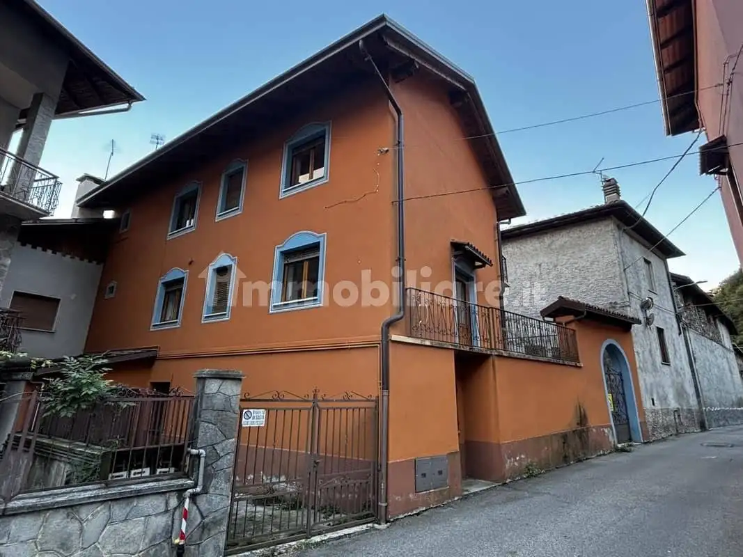Casa indipendente in vendita a Varallo